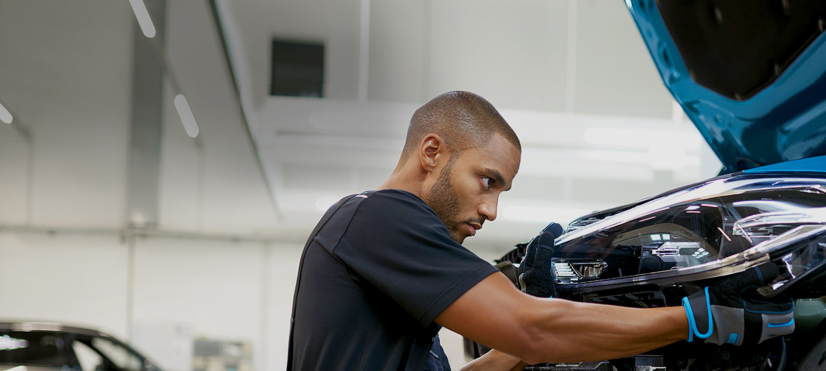 Réparations et entretien BMW atelier de service du collaborateur